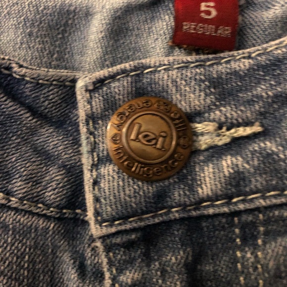 l.e.i. Low Rise Boot Cut Ashley Jeans Lightwash Spandex w/Whiskering SZ 5R - Picture 4 of 8